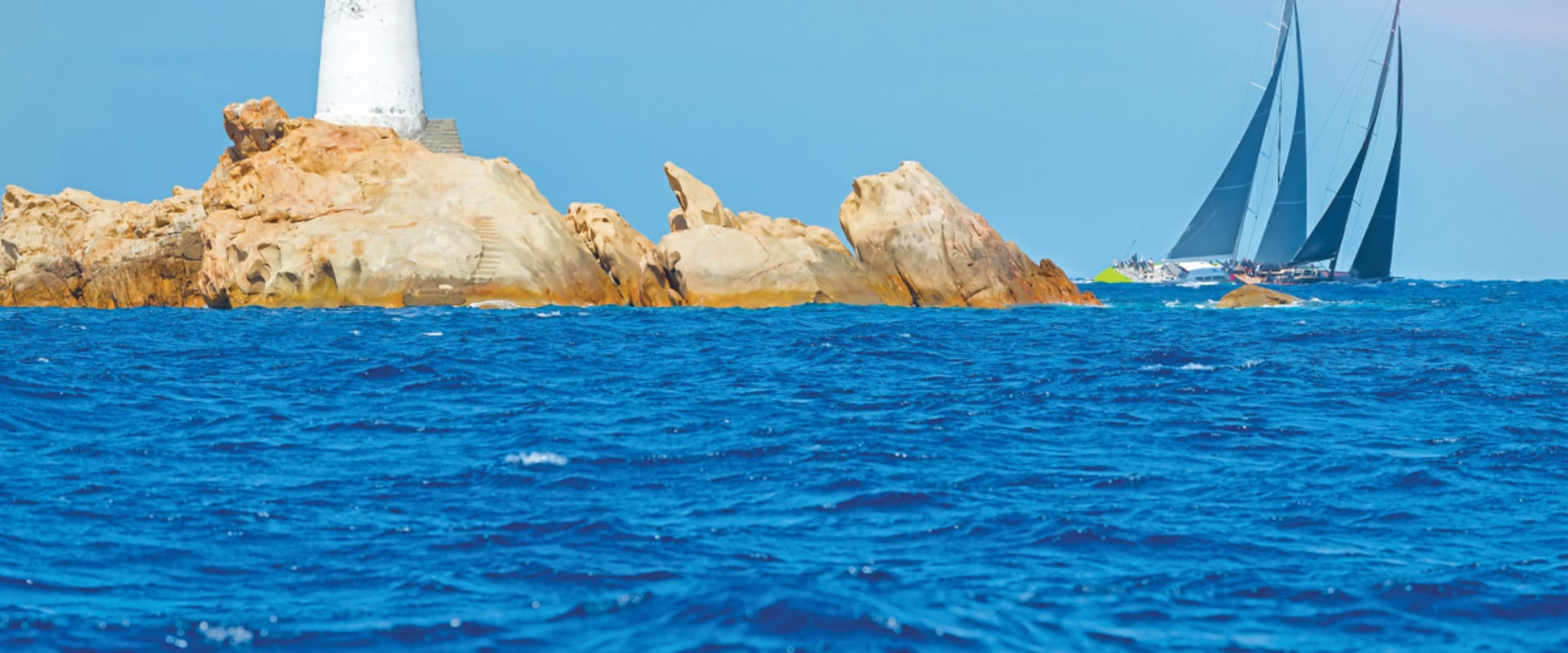 Sailing in Greece: Discover the Beauty of the Mediterranean Sea
